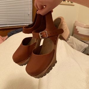MIA Abba Clogs